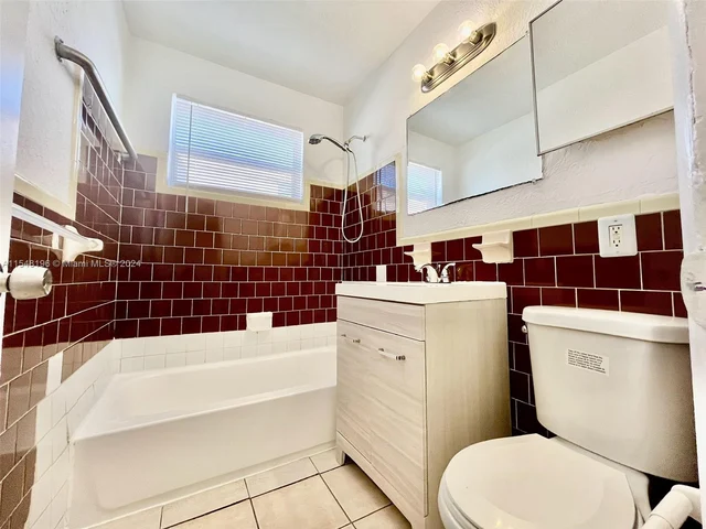 701 NW 7th Ave # 4, Hallandale Beach FL 33009