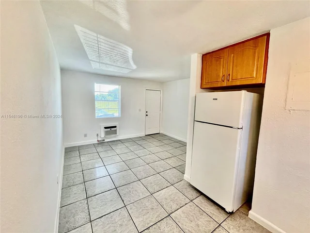 701 NW 7th Ave # 4, Hallandale Beach FL 33009