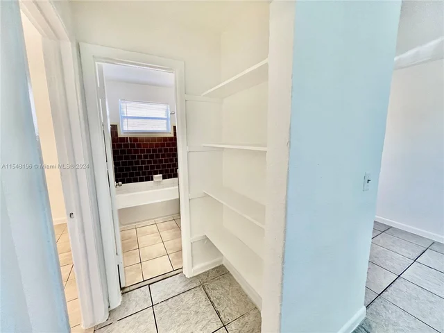 701 NW 7th Ave # 4, Hallandale Beach FL 33009