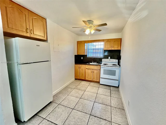 701 NW 7th Ave # 4, Hallandale Beach FL 33009