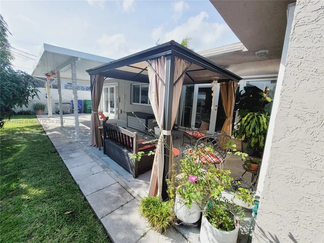 7832 Shalimar St, Miramar FL 33023