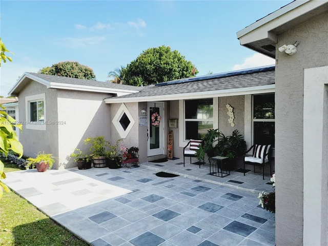 7832 Shalimar St, Miramar FL 33023