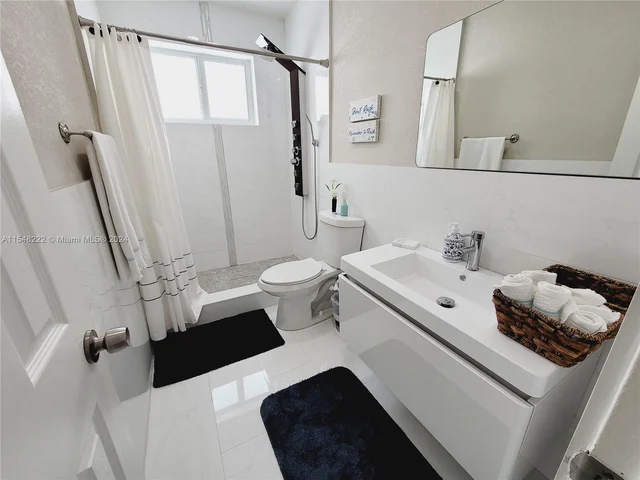 7832 Shalimar St, Miramar FL 33023