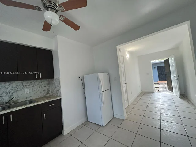20 NW 71st St # 7, Miami FL 33150