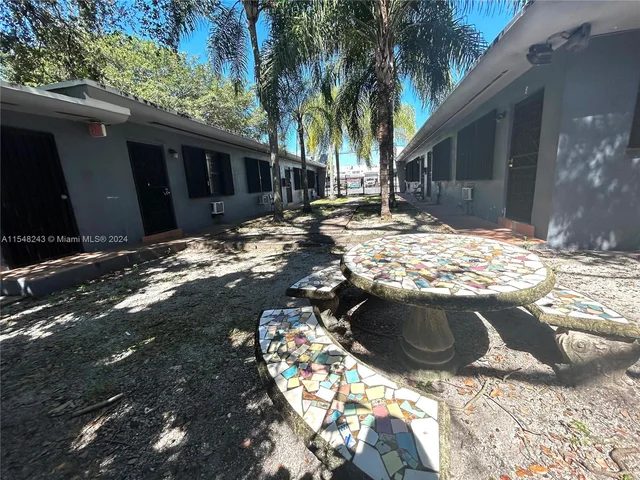 20 NW 71st St # 7, Miami FL 33150