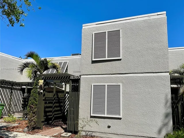 11265 NW 15th Pl, Pembroke Pines FL 33026