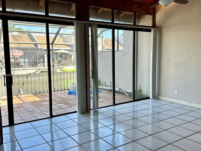 11265 NW 15th Pl, Pembroke Pines FL 33026