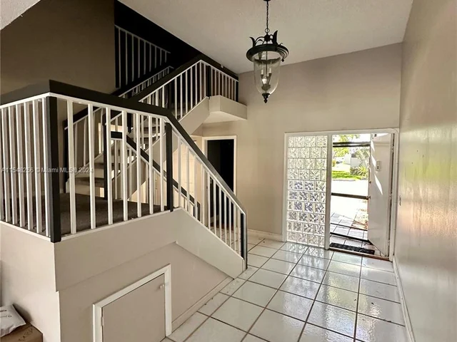 11265 NW 15th Pl, Pembroke Pines FL 33026