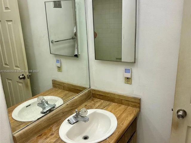 11265 NW 15th Pl, Pembroke Pines FL 33026