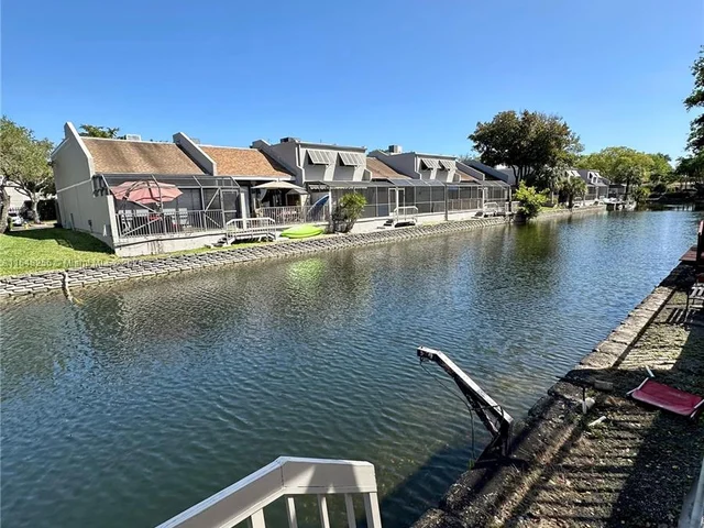 11265 NW 15th Pl, Pembroke Pines FL 33026