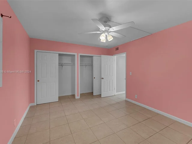 290 NE 40th St # 14, Oakland Park FL 33334