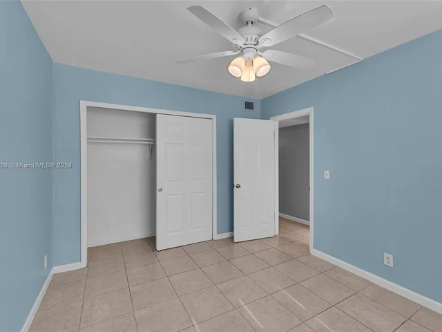 290 NE 40th St # 14, Oakland Park FL 33334