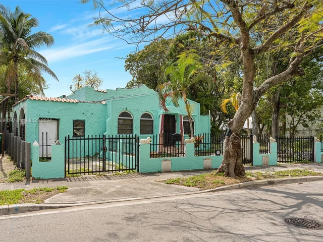 44 NW 46th St, Miami FL 33127