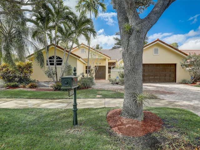 1614 Newport Ln, Weston FL 33326