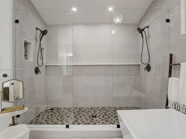 1614 Newport Ln, Weston FL 33326