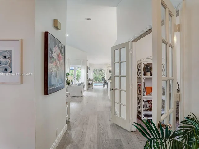 1614 Newport Ln, Weston FL 33326