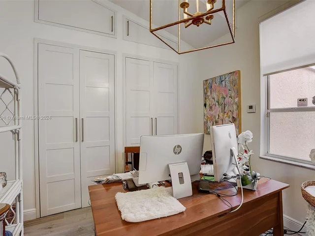 1614 Newport Ln, Weston FL 33326