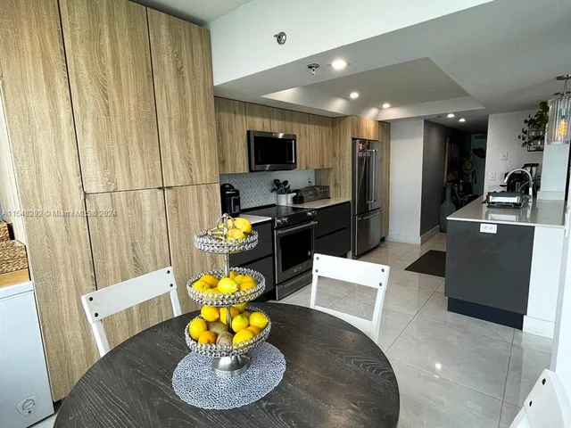 520 Brickell Key Dr # A1521, Miami FL 33131