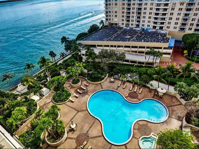 520 Brickell Key Dr # A1521, Miami FL 33131