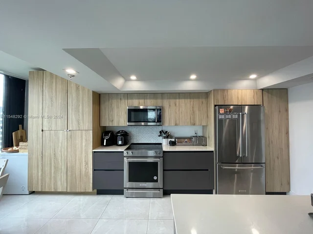 520 Brickell Key Dr # A1521, Miami FL 33131