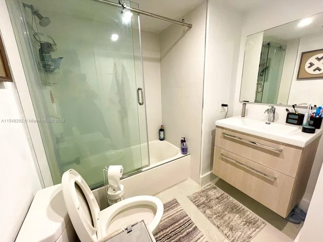 520 Brickell Key Dr # A1521, Miami FL 33131