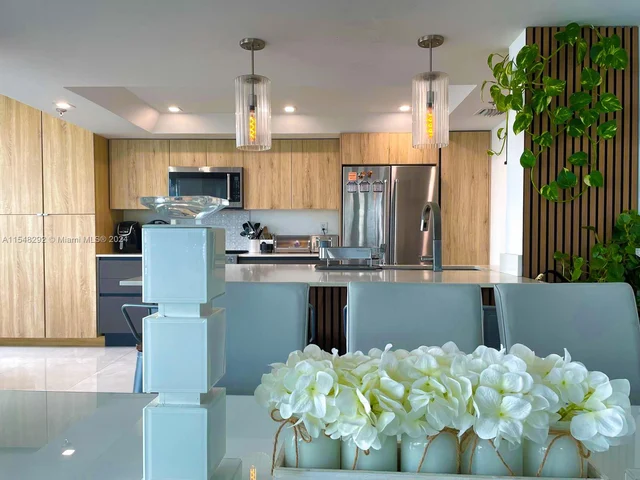 520 Brickell Key Dr # A1521, Miami FL 33131