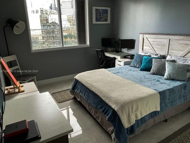 520 Brickell Key Dr # A1521, Miami FL 33131