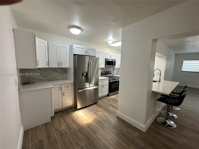 417 NW 14th Way, Fort Lauderdale FL 33311