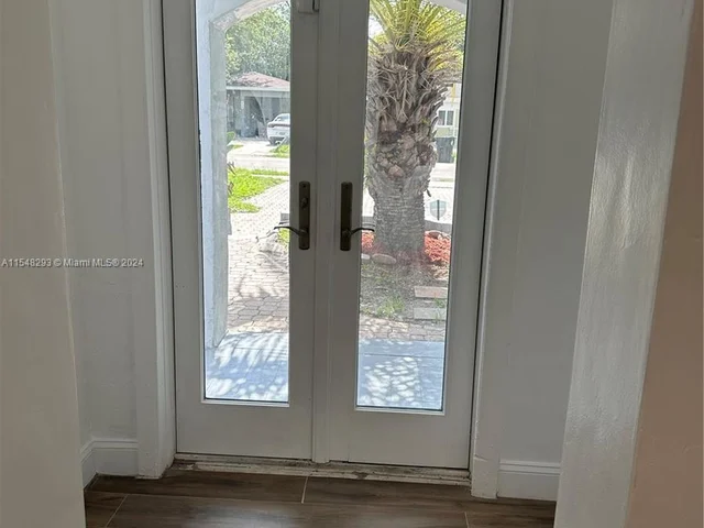 417 NW 14th Way, Fort Lauderdale FL 33311