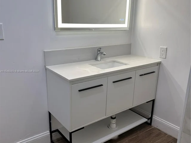 417 NW 14th Way, Fort Lauderdale FL 33311