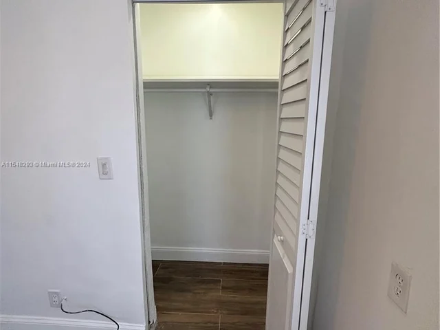 417 NW 14th Way, Fort Lauderdale FL 33311