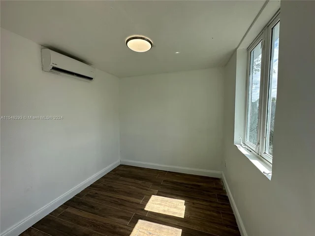 417 NW 14th Way, Fort Lauderdale FL 33311