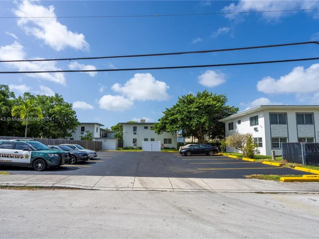 460 NE 82nd Ter # 8, Miami FL 33138