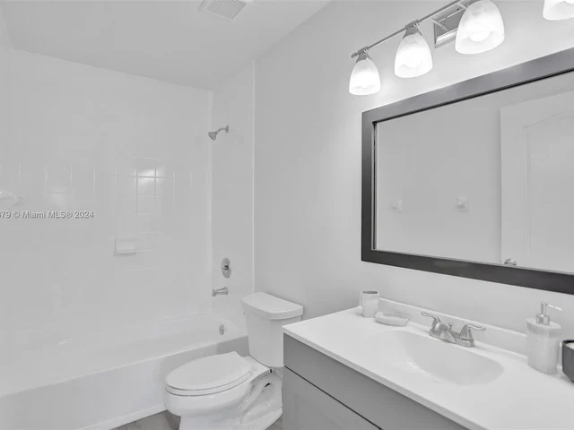 6902 NW 174th Ter # E103, Hialeah FL 33015