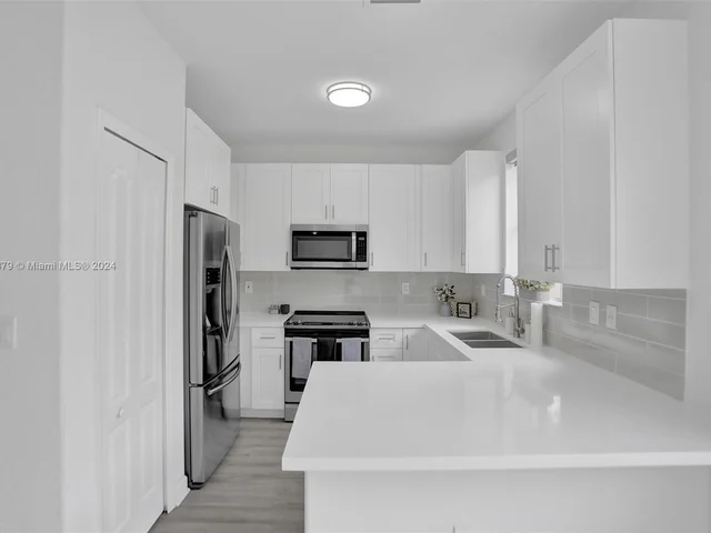 6902 NW 174th Ter # E103, Hialeah FL 33015