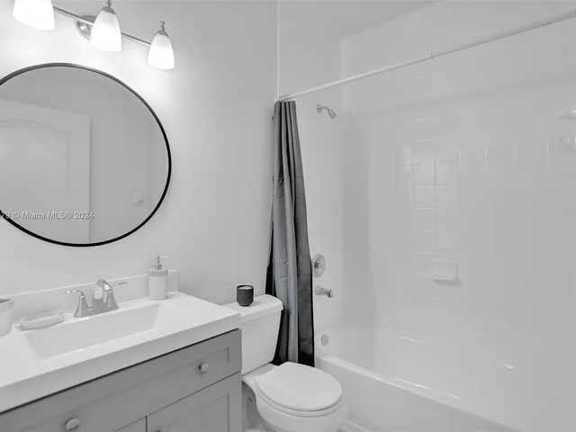 6902 NW 174th Ter # E103, Hialeah FL 33015