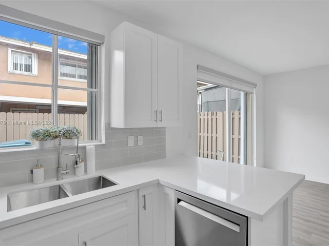 6902 NW 174th Ter # E103, Hialeah FL 33015