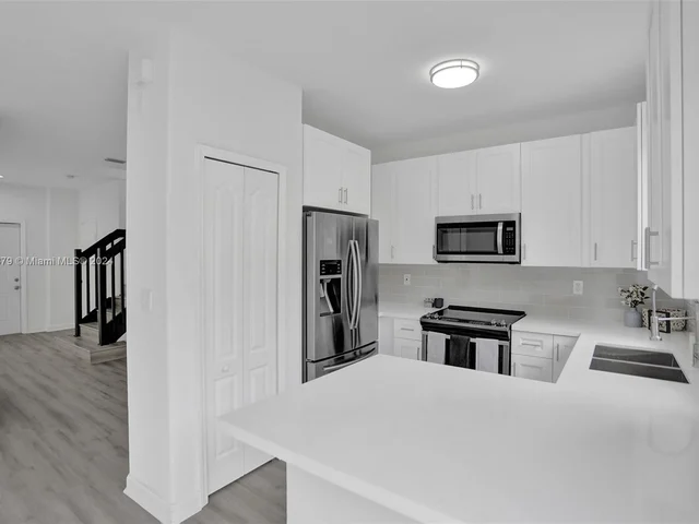 6902 NW 174th Ter # E103, Hialeah FL 33015