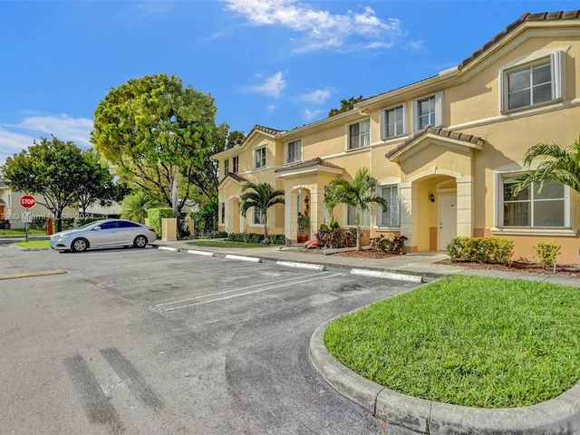 6902 NW 174th Ter # E103, Hialeah FL 33015