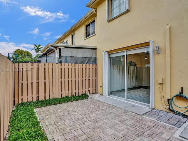 6902 NW 174th Ter # E103, Hialeah FL 33015