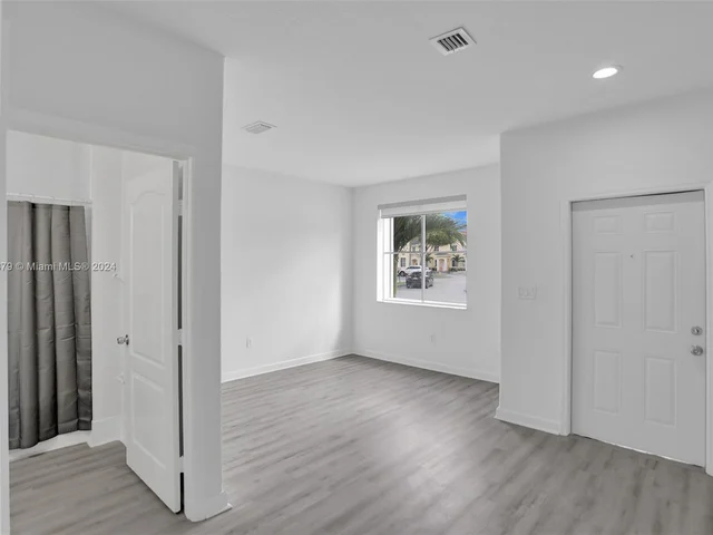 6902 NW 174th Ter # E103, Hialeah FL 33015