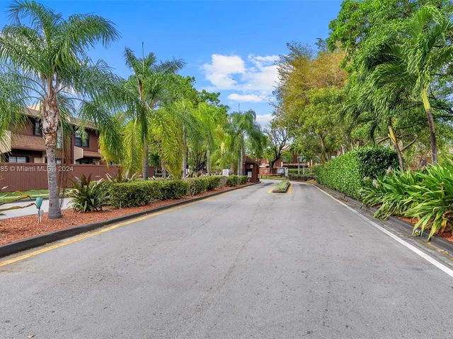 6907 SW 115th Pl # F40, Miami FL 33173