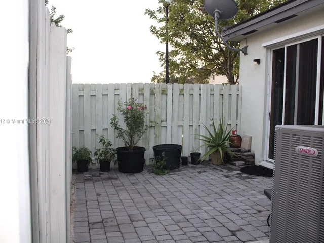 133 SE 28th Ter # 8, Homestead FL 33033