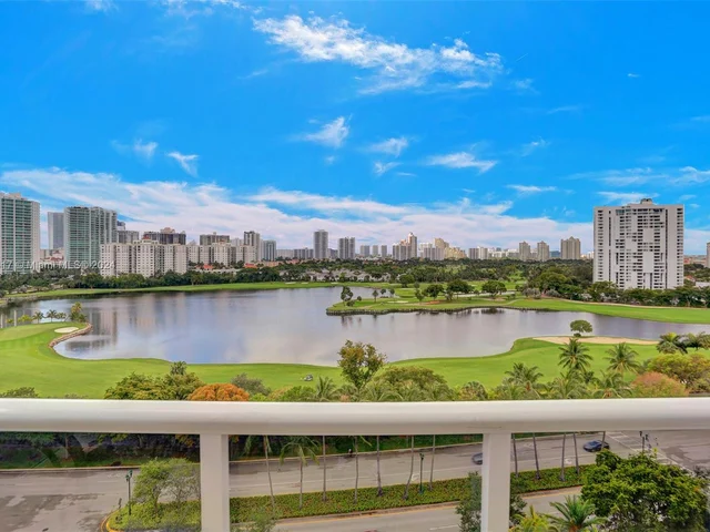 3625 N Country Club Dr # 1404, Aventura FL 33180