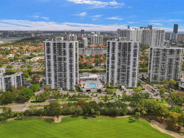 3625 N Country Club Dr # 1404, Aventura FL 33180