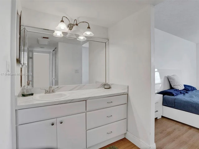 3625 N Country Club Dr # 1404, Aventura FL 33180