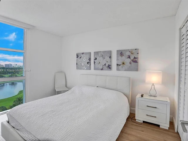 3625 N Country Club Dr # 1404, Aventura FL 33180