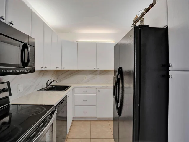 3625 N Country Club Dr # 1404, Aventura FL 33180