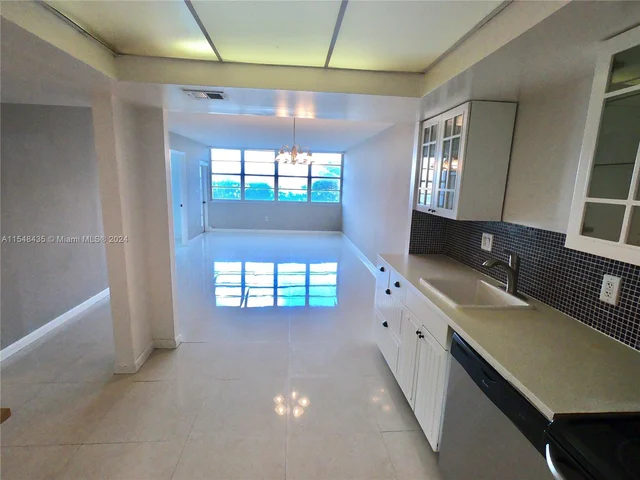 1301 NE Miami Gardens Dr # 202W, Miami FL 33179