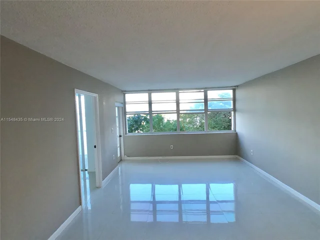 1301 NE Miami Gardens Dr # 202W, Miami FL 33179